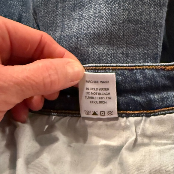 Judy Blue Non-Distressed Boyfriend Fit Jeans 11/30 - Picture 5 of 7